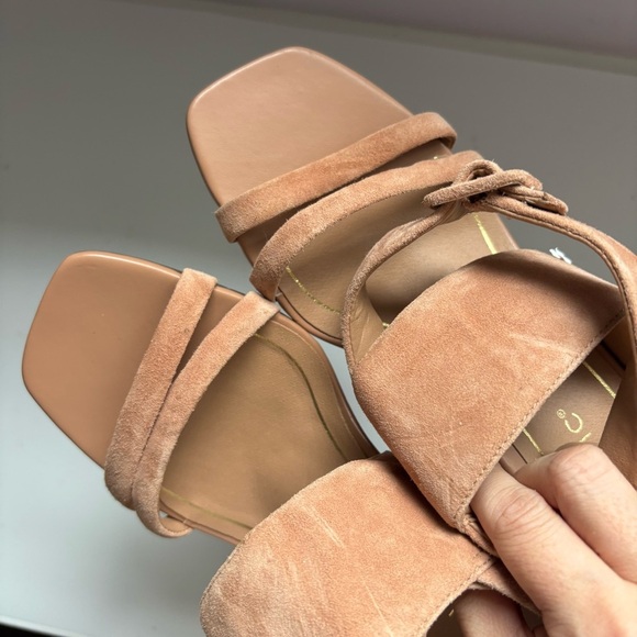 Vionic Garnet Yasmin Heeled Sandal Sz 6M - Picture 4 of 6